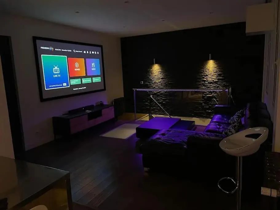 Super Souplex Cinema 4K Paris 15 Apartment